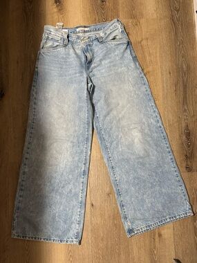 Levi’s 90s wide leg Jean light denim color